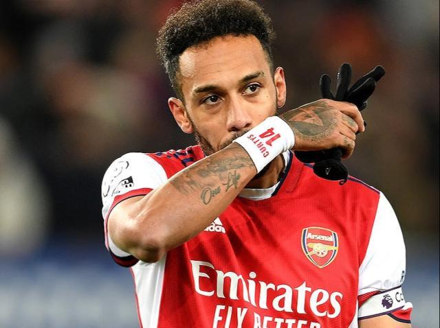 开云体育APP下载-奥巴梅扬被剥夺队长袖标 一再违纪让塔帅忍无可忍