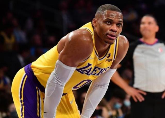 开云体育APP下载-韦少季前赛发挥糟糕 某高管：再这样湖人会交易他